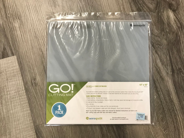 55111 Go! Cutting Mat 10” by 10”